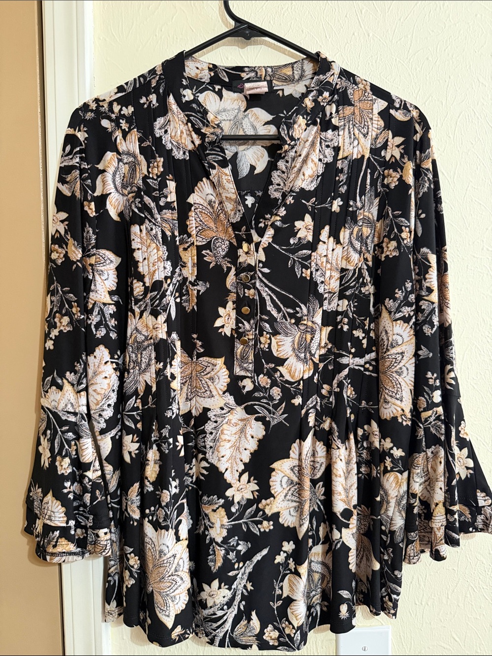 Cocomo Black Floral Pintuck Button-Front Tunic